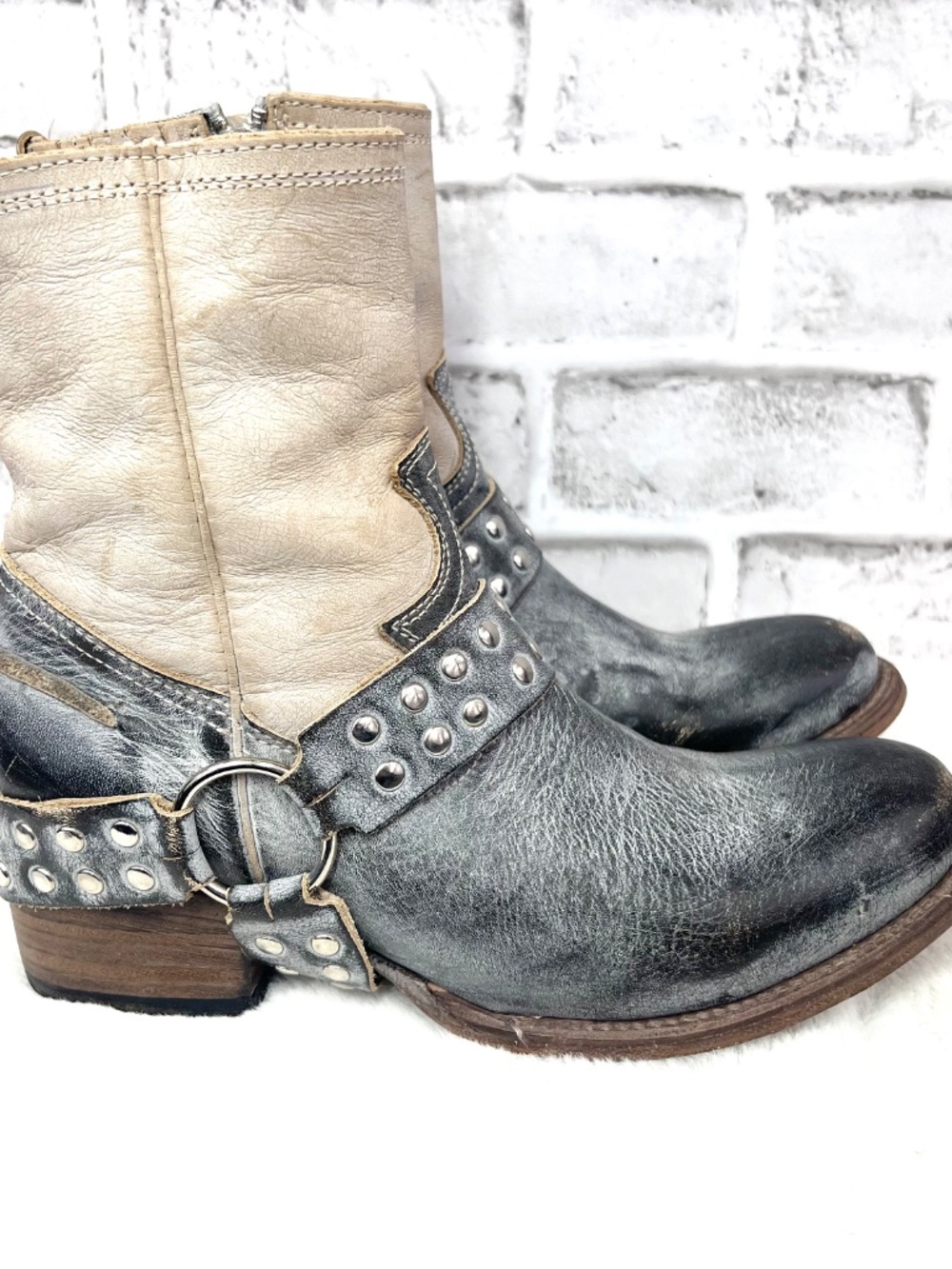 FREEBIRD • Ramone Studded Harness Leather Boots Silver Cream Size 8 - Picture 5 of 10